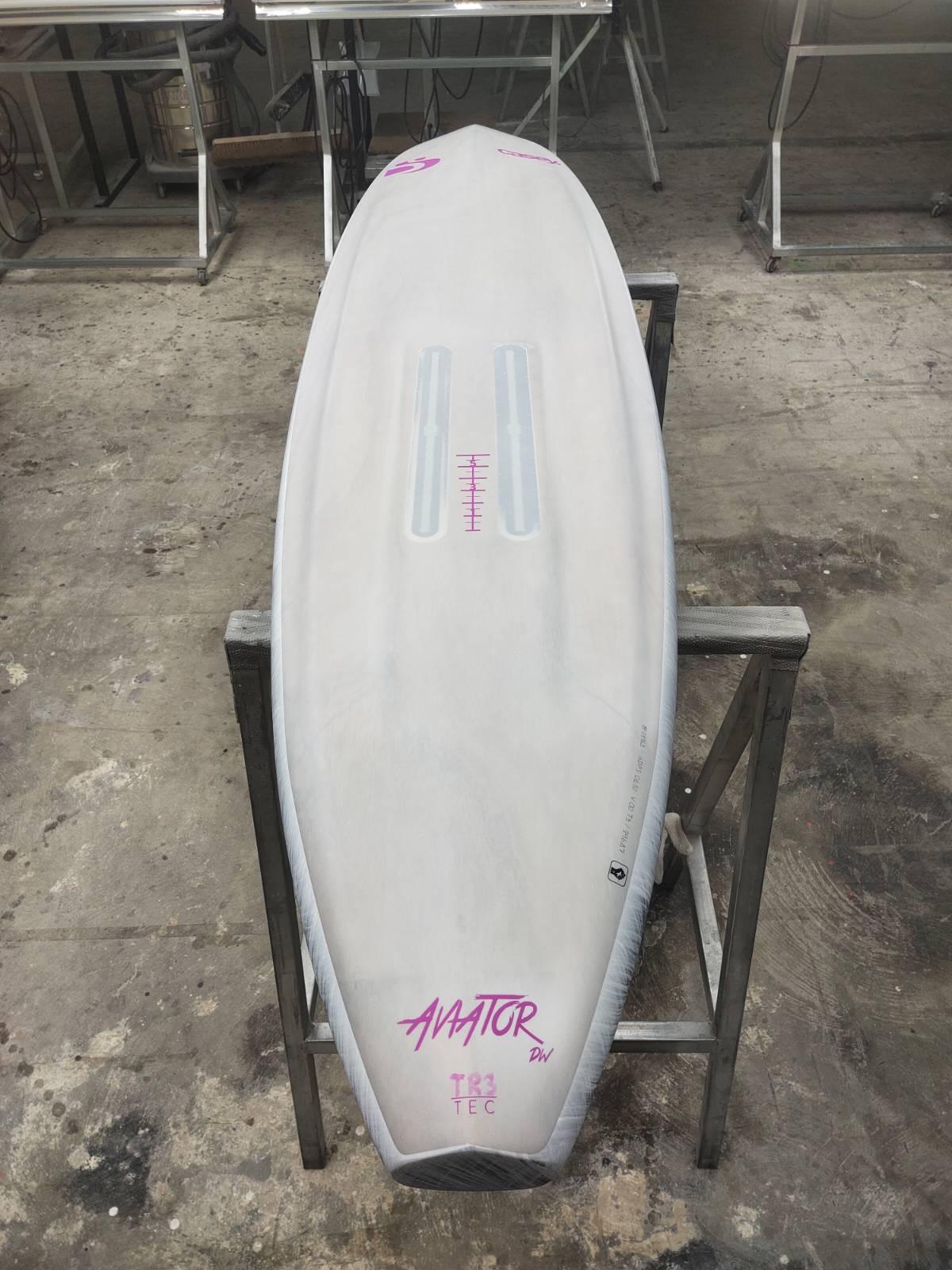 Sunova AVIATOR 6'10 X 18 94.5L I LAWR TUEDDOL/SUP