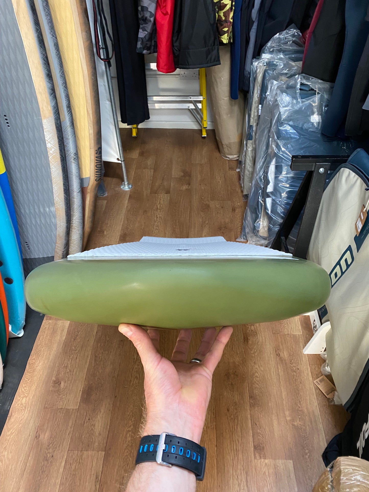 Suns Aviator 6'4 x 29 - 115 Litres SUP Foilboard