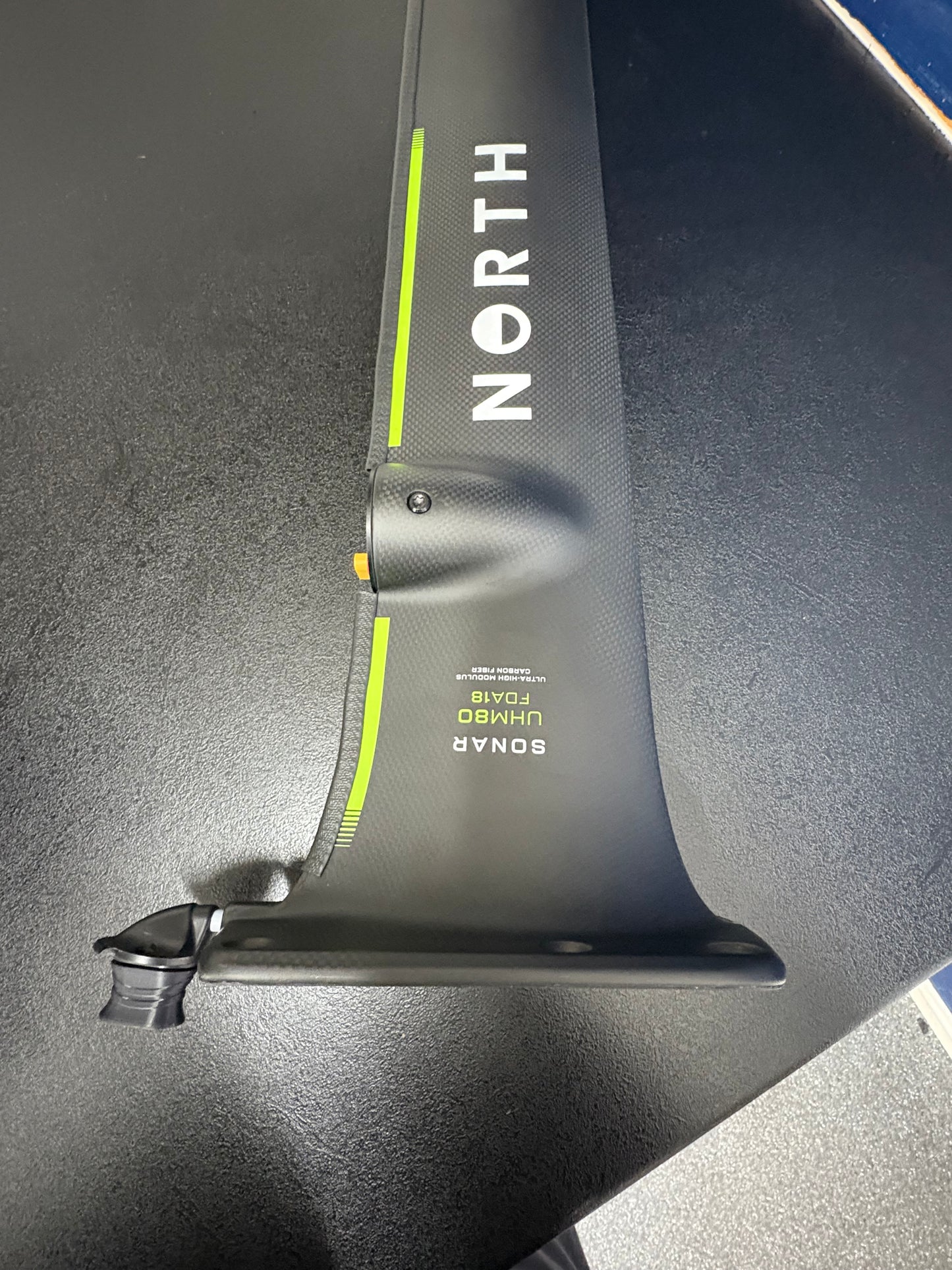 Foil Drive | NORTH Sonar Integrated UHM80 Mast