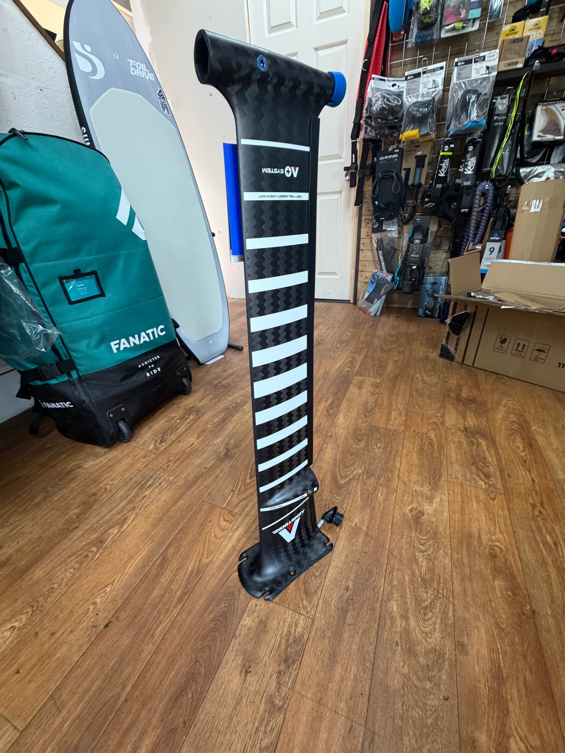armstrong-foils-foildrive-mast