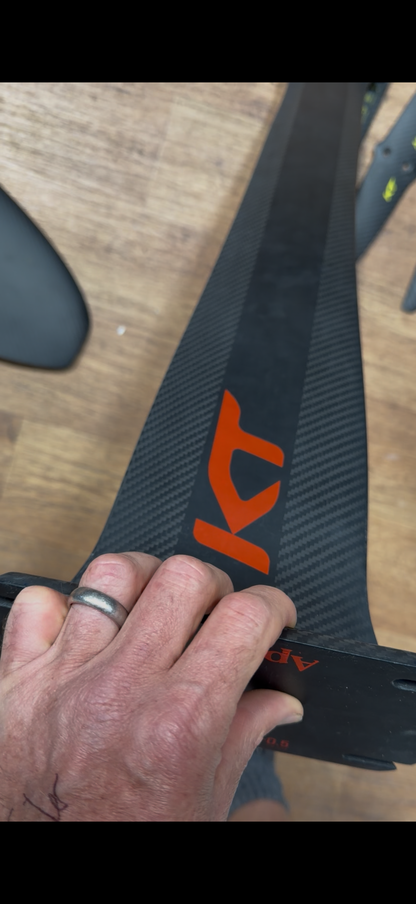 KT Apex UHM Carbon Mast