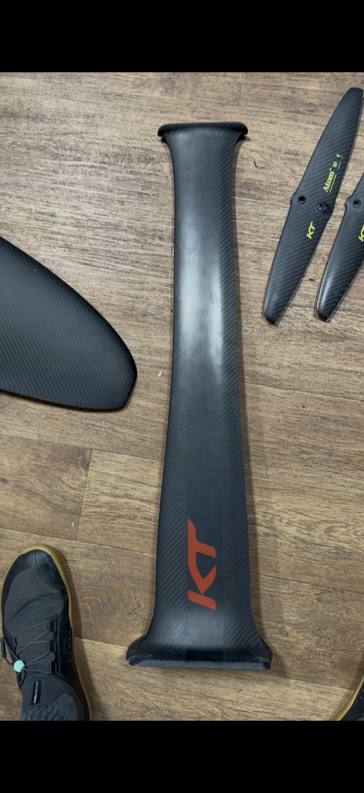 KT Apex UHM Carbon Mast